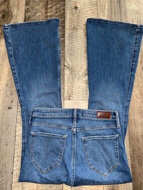 HOLLISTER  high rise-Flare  Jeans- size 4/27R